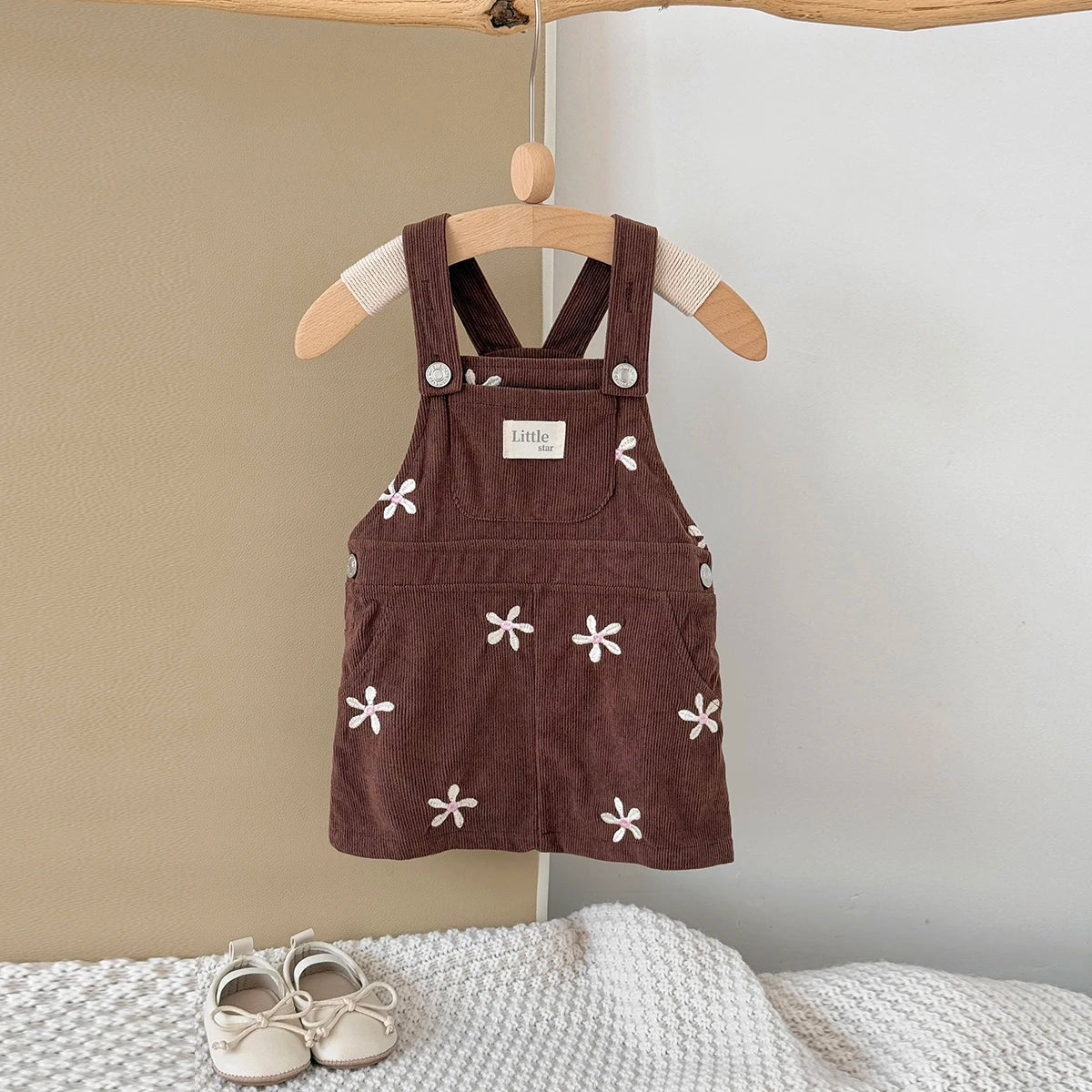 Autumn New Cute and Simple Baby Corduroy Flower EmbroideryStrap Skirt Lace Edge Pocket Lace Strap Newborn Baby Girls Clothes - Clothesfassion.store